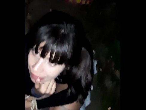 ❤️ Na ulici natečen penis u zamjenu za slatkiše Porno na hr.pornobot.ru ❌❤