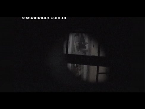 ❤️ Voajer iz susjedstva skriven iza šupljih cigli potajno snima Blondie Porno na hr.pornobot.ru ❌❤