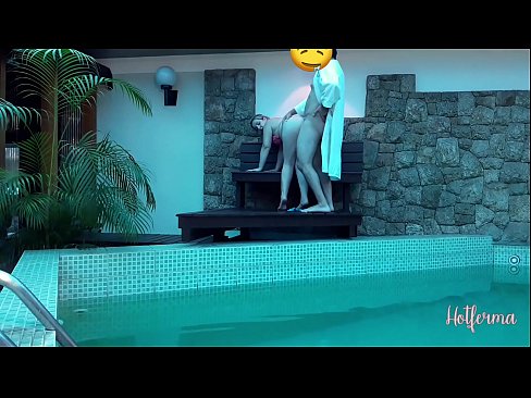 ❤️ Šef poziva sobaricu na bazen, ali nije mogao odoljeti vrućini Porno na hr.pornobot.ru ❌❤
